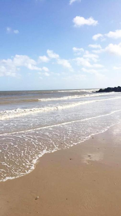 California Sands Chalet: Beachside Retreat near Norfolk Broads Scratby Exterior photo
